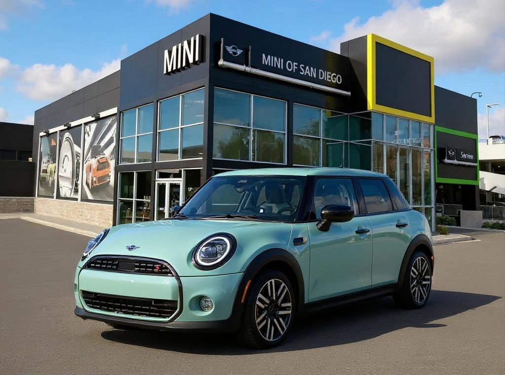 2026 MINI Hardtop 4 Door S's photo