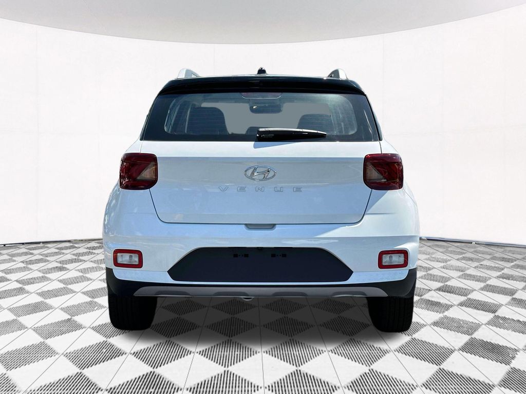 2025 Hyundai Venue Limited photo 4