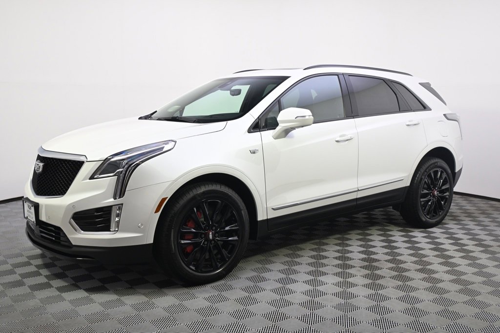 2025 Cadillac XT5 Sport photo 2