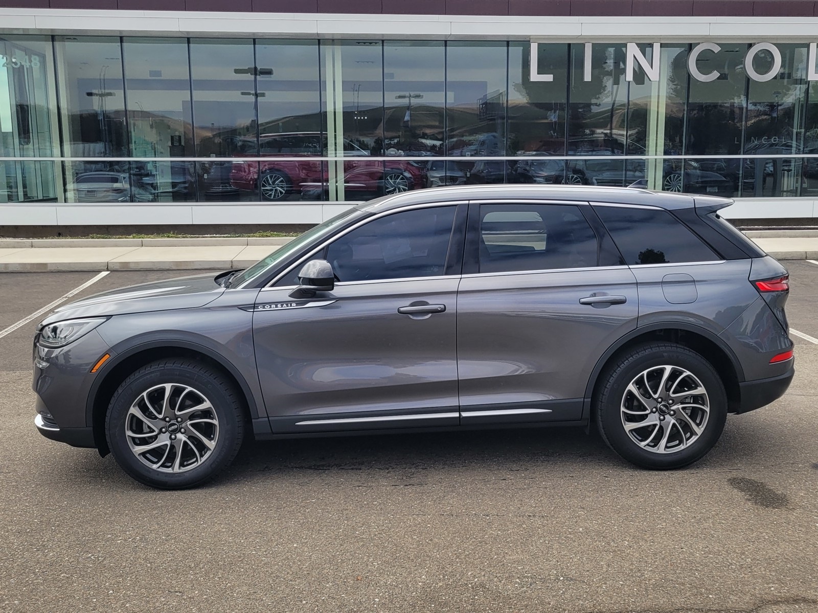 2022 Lincoln Corsair Standard photo 7