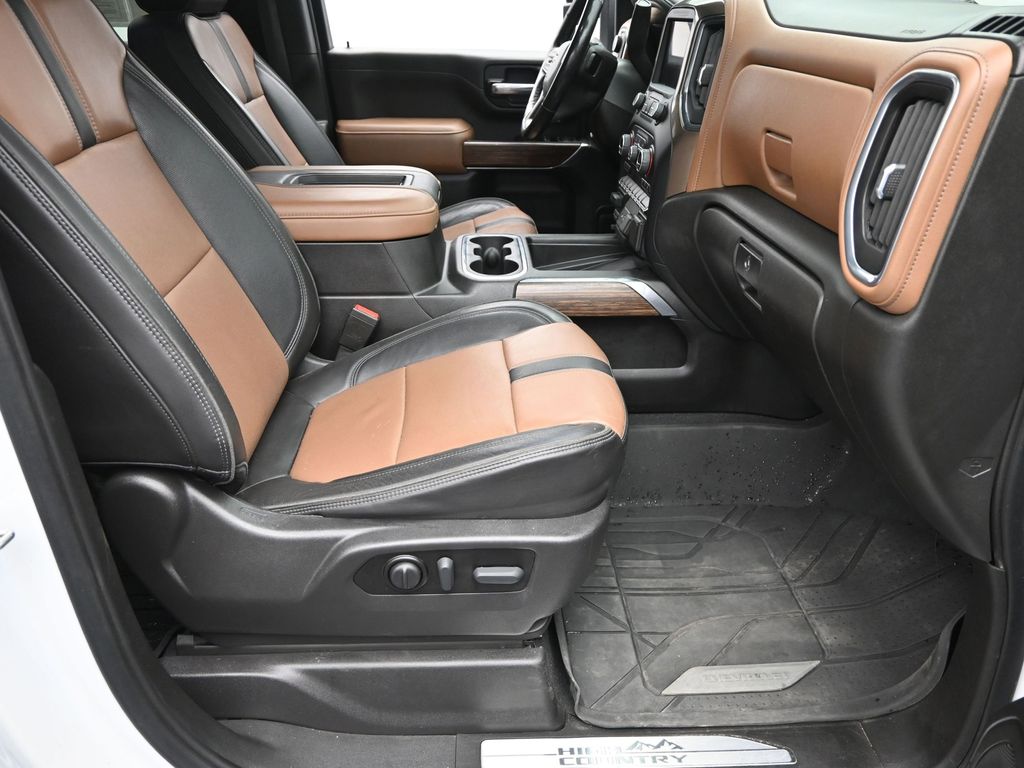 2022 Chevrolet Silverado 3500HD High Country photo 4