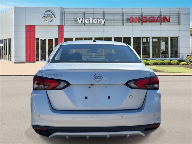 2025 Nissan Versa 1.6 S photo 4