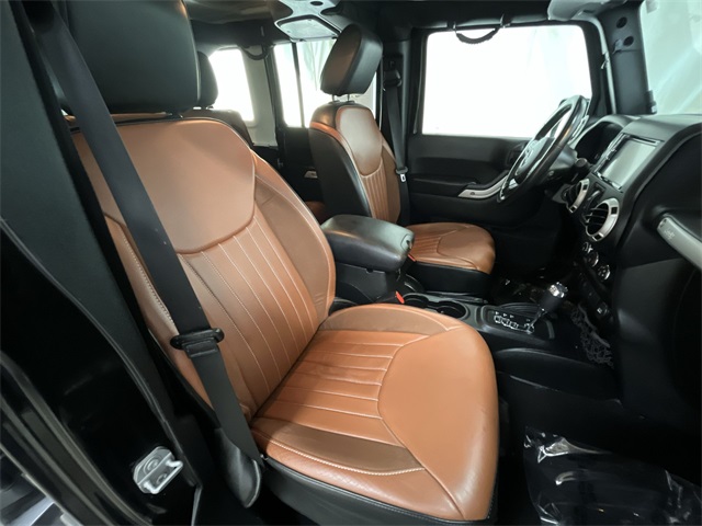 2016 Jeep Wrangler Unlimited Sahara photo 15