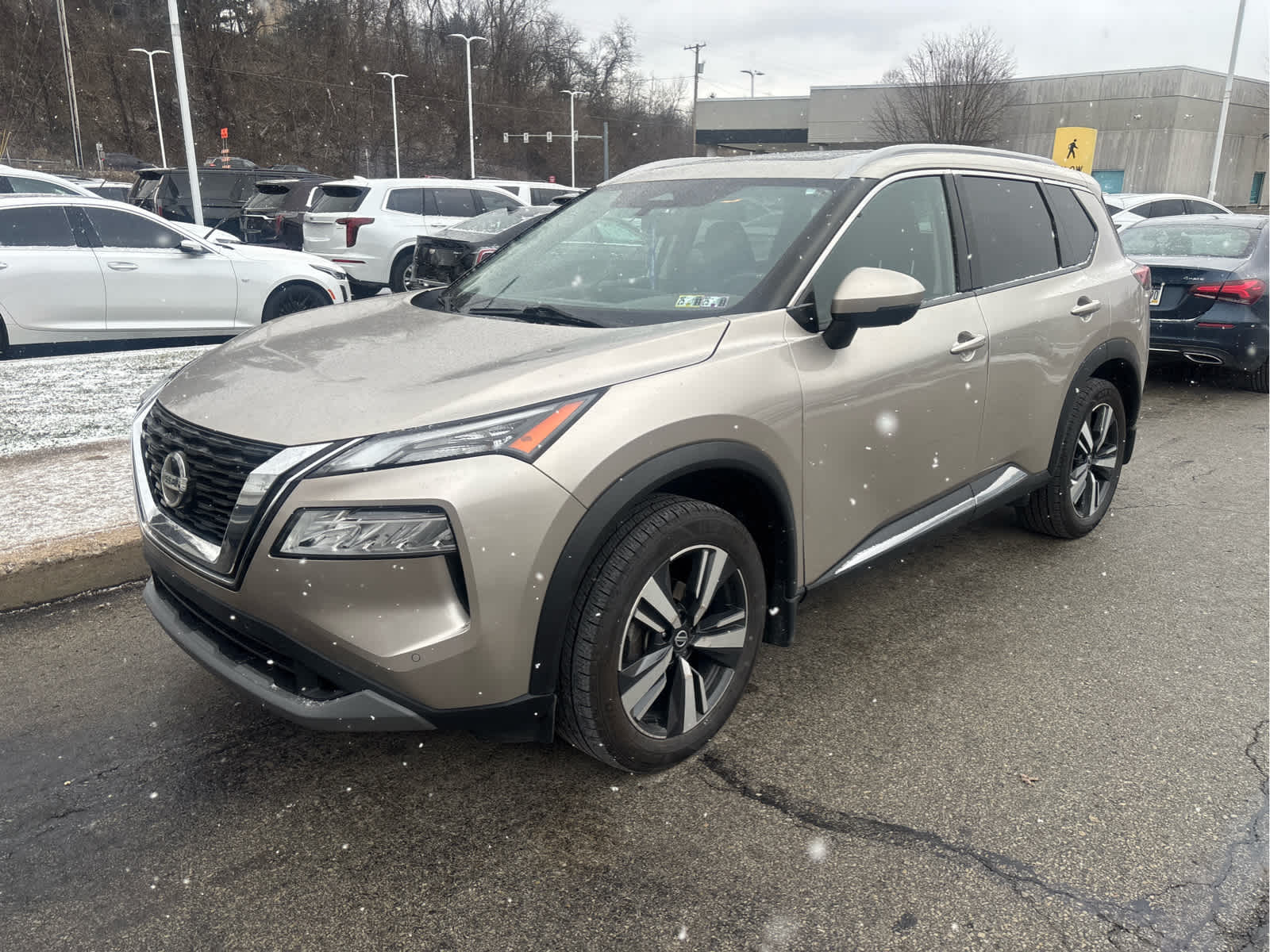 2021 Nissan Rogue SL's photo