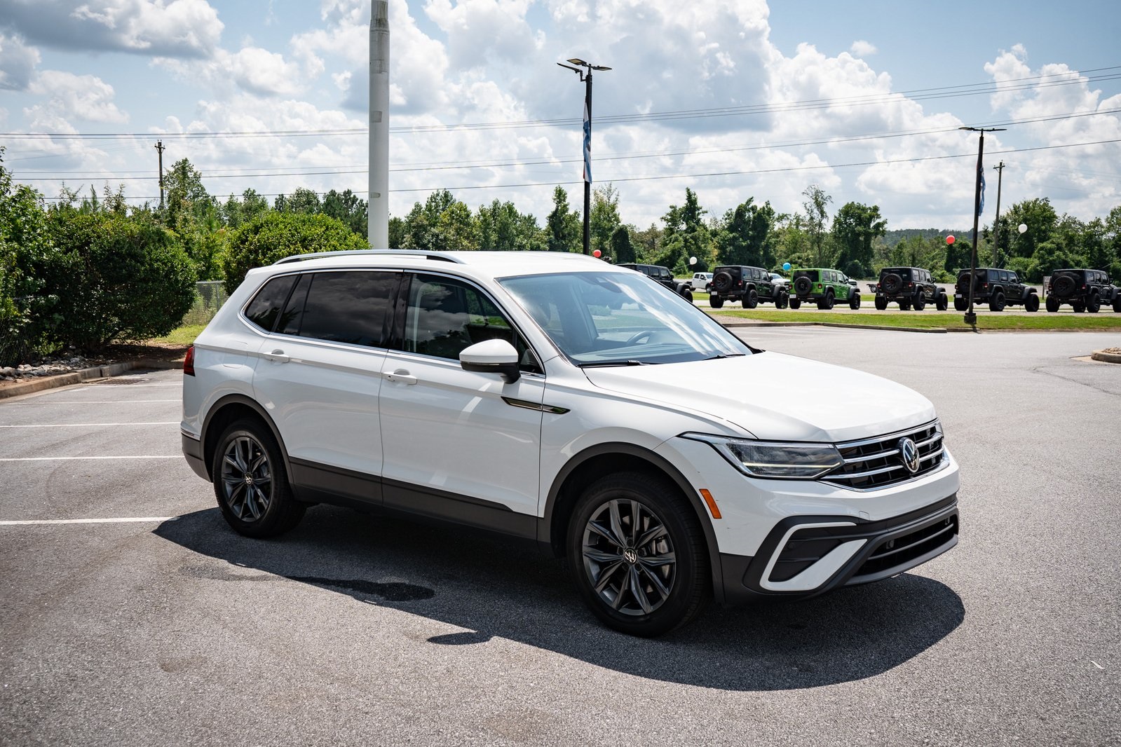 2022 Volkswagen Tiguan SE photo 9