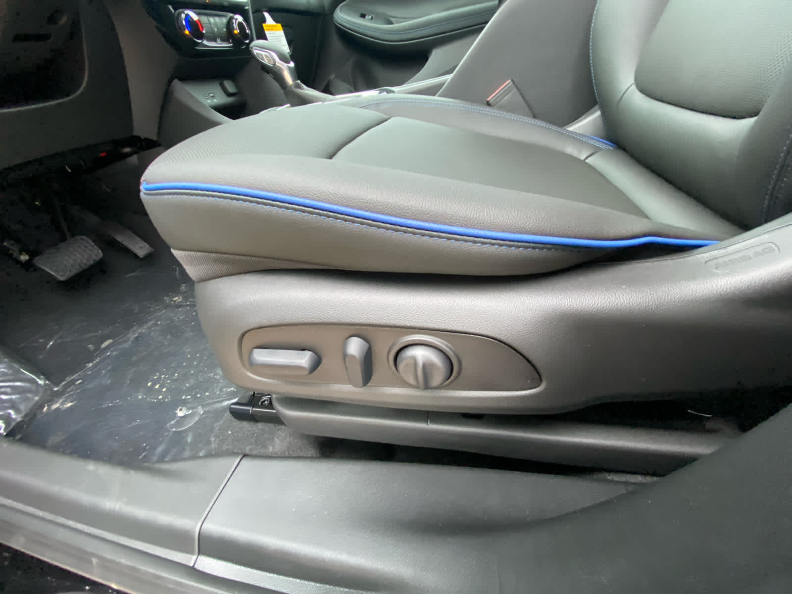 2026 Buick Encore GX Sport Touring photo 13
