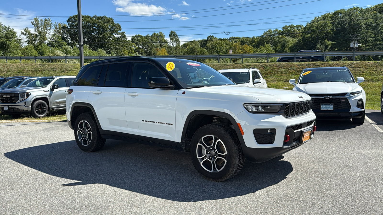 2022 Jeep Grand Cherokee Trailhawk photo 2