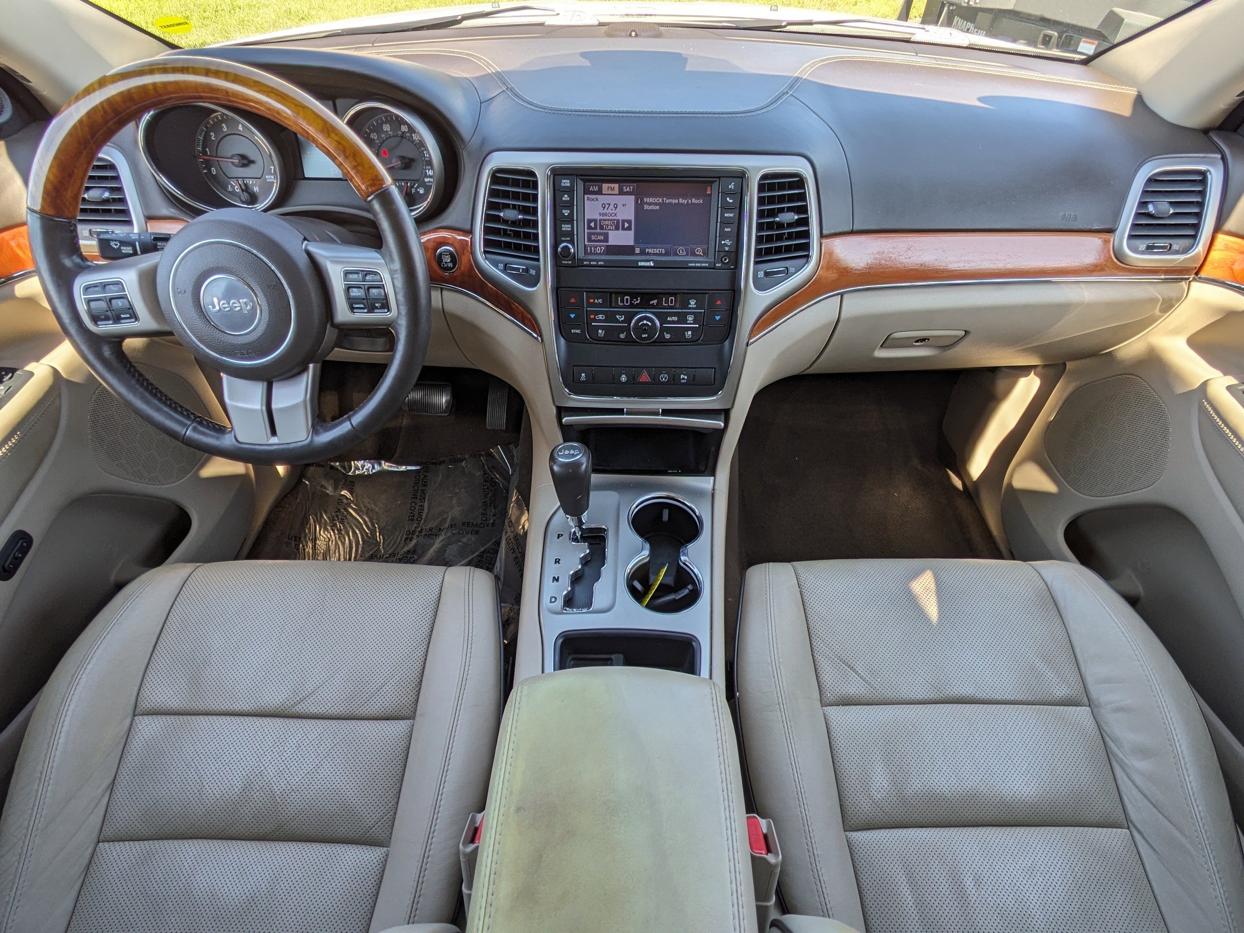2013 Jeep Grand Cherokee Overland photo 15