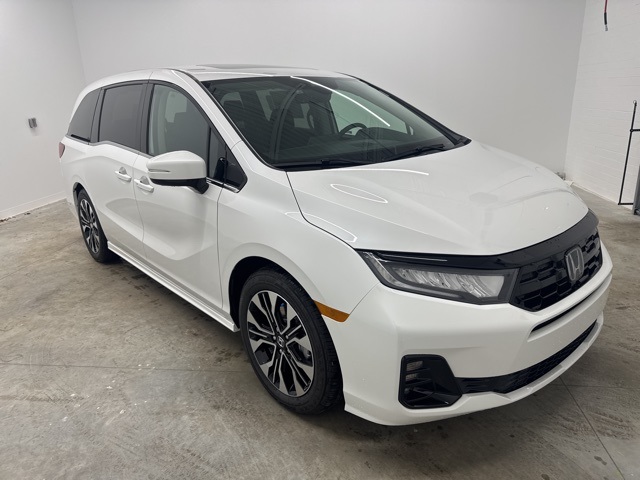 2026 Honda Odyssey Elite photo 3