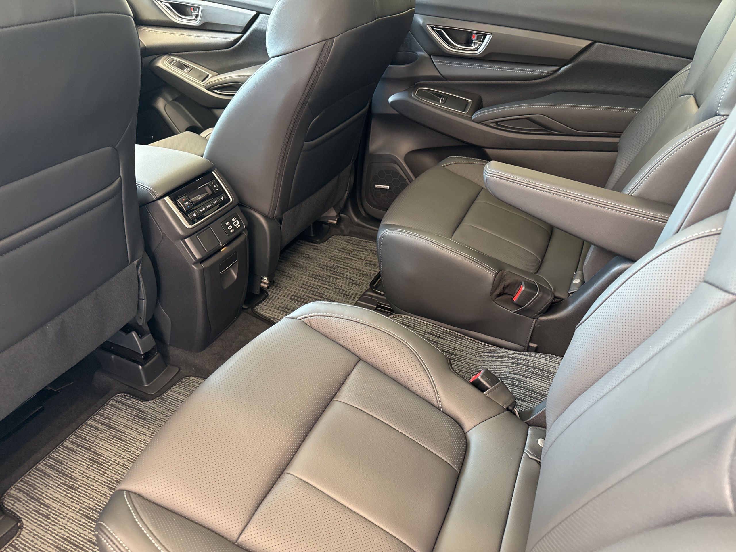 2025 Subaru Ascent Limited photo 19