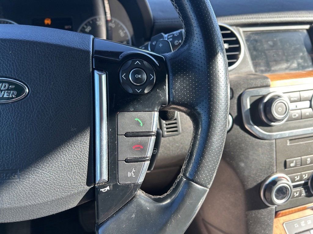 2015 Land Rover LR4 Base photo 25