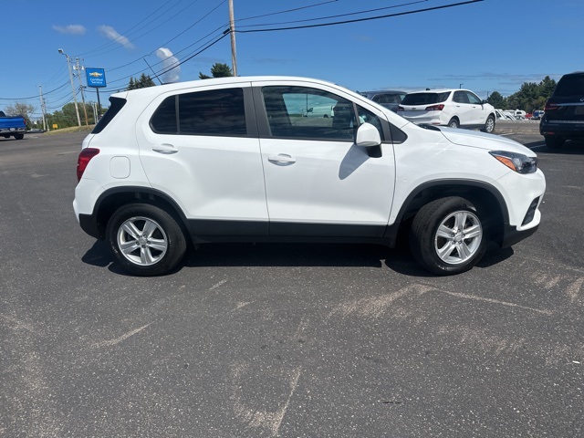 2022 Chevrolet Trax LS photo 8