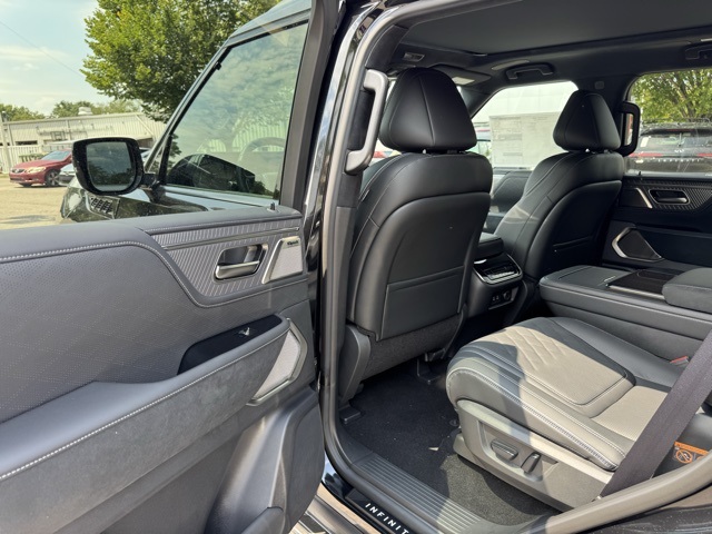 2026 Infiniti QX80 photo 28
