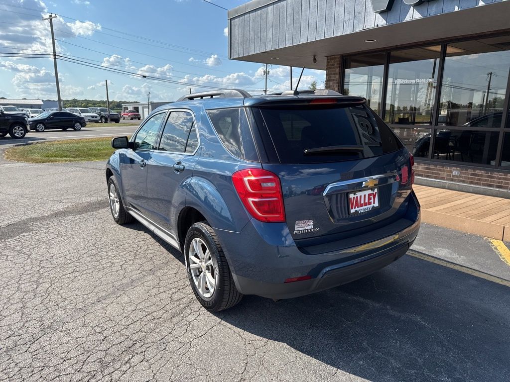 2017 Chevrolet Equinox LT photo 4