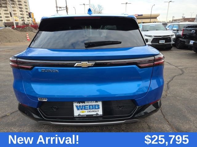 2025 Chevrolet Equinox LT photo 4