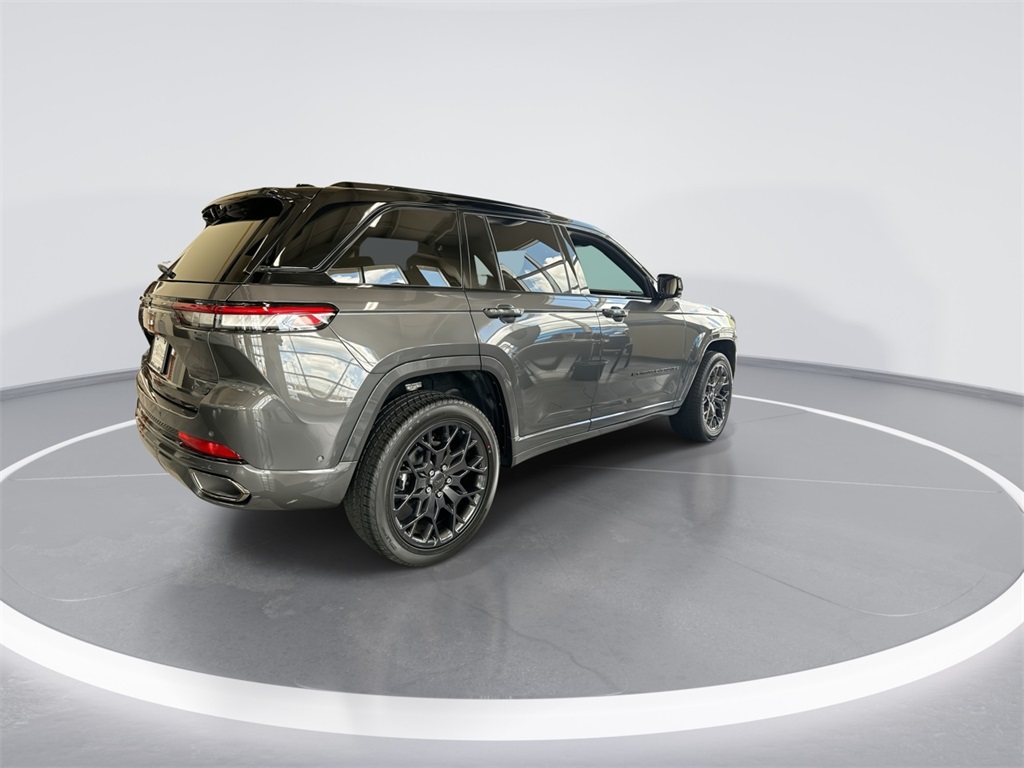 2025 Jeep Grand Cherokee Summit photo 9