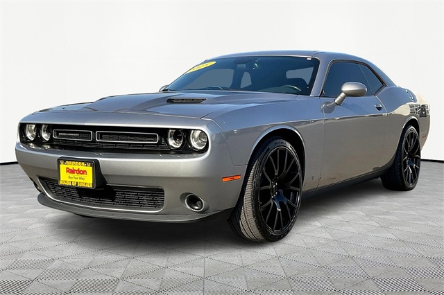 Used 2015 Dodge Challenger SXT with VIN 2C3CDZAG3FH821300 for sale in Sumner, WA