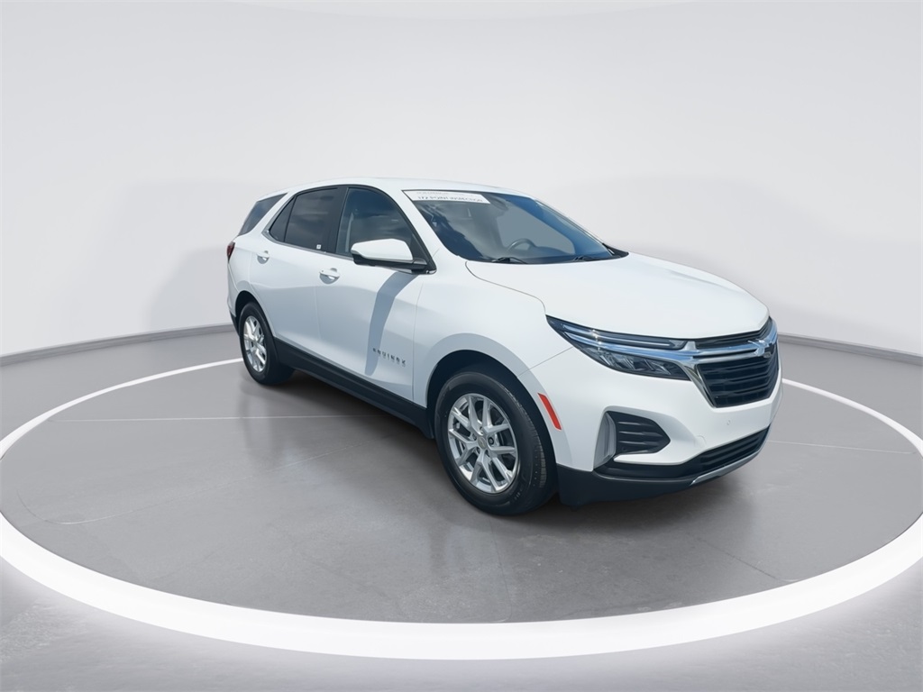 2022 Chevrolet Equinox LT photo 2