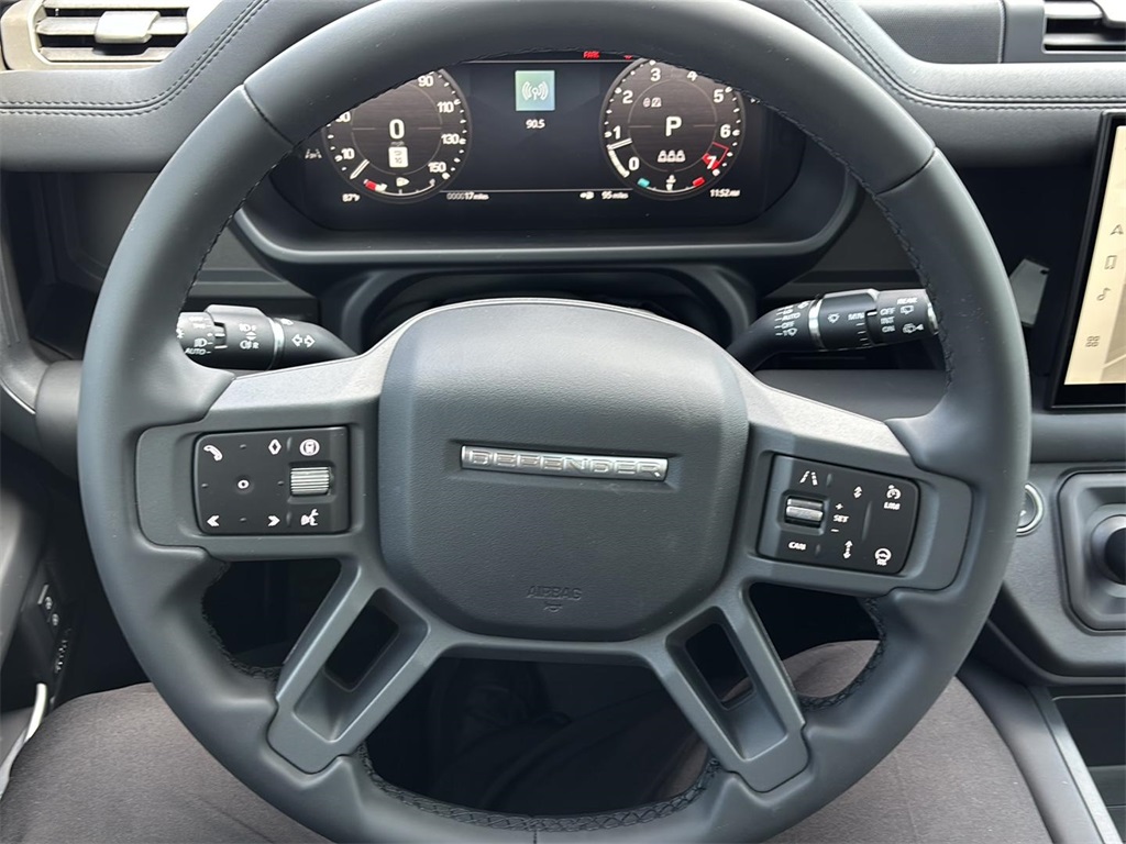 2025 Land Rover Defender 110 X-Dynamic SE photo 18