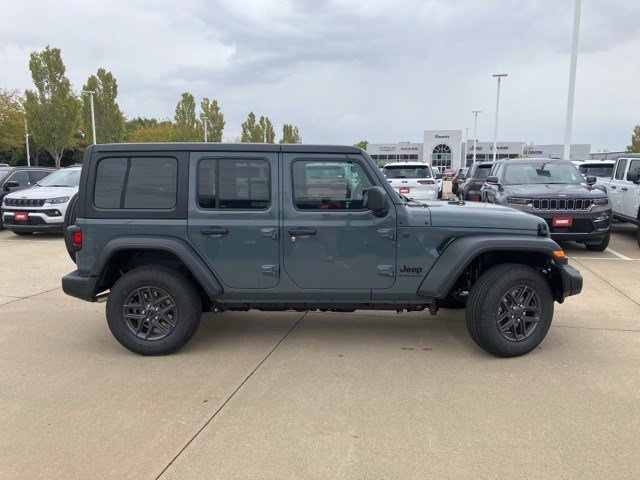 2025 Jeep Wrangler Sport S photo 4