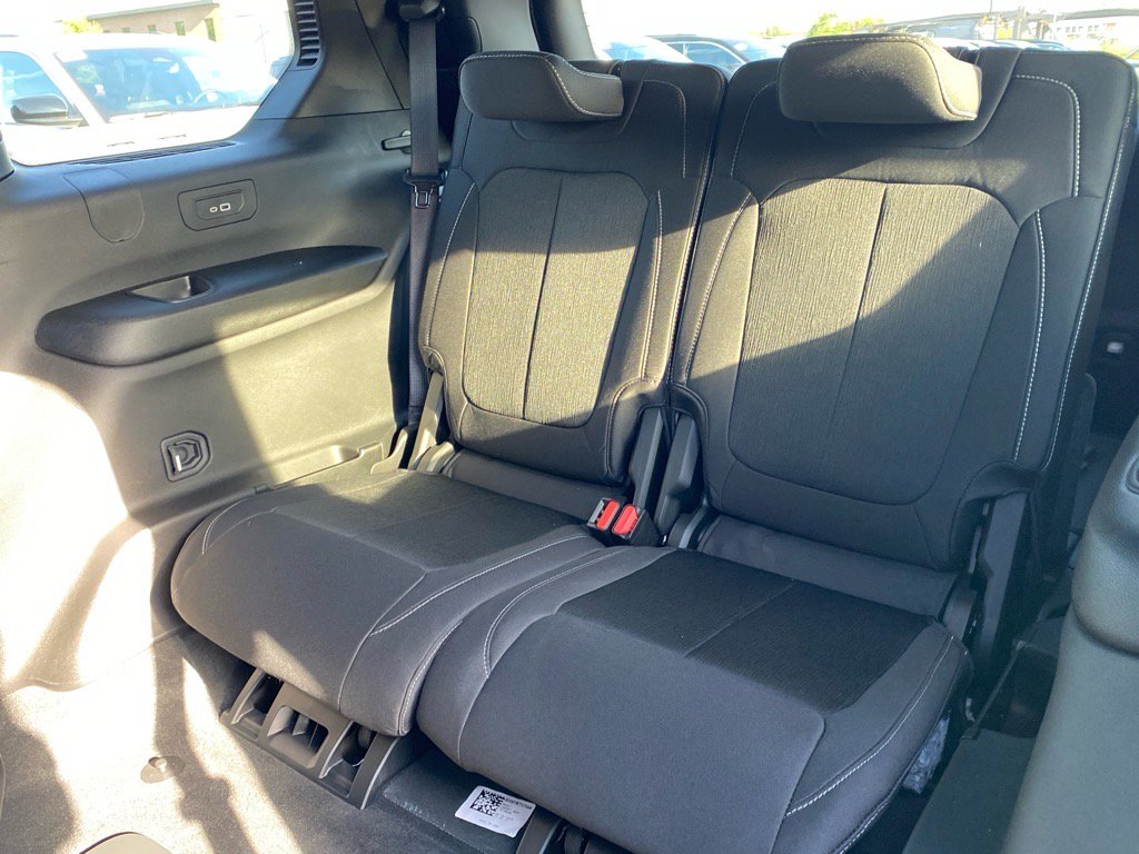 2025 Jeep Grand Cherokee Laredo X photo 13