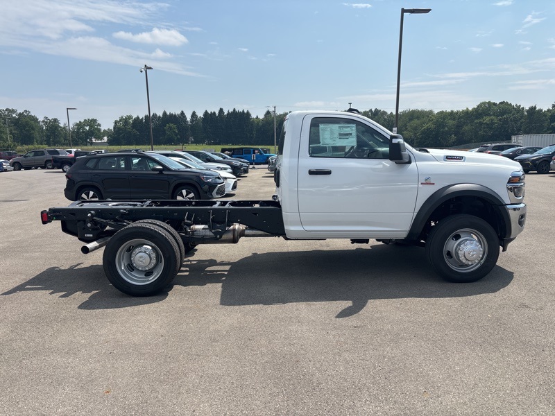 2025 Ram 5500 Tradesman photo 2