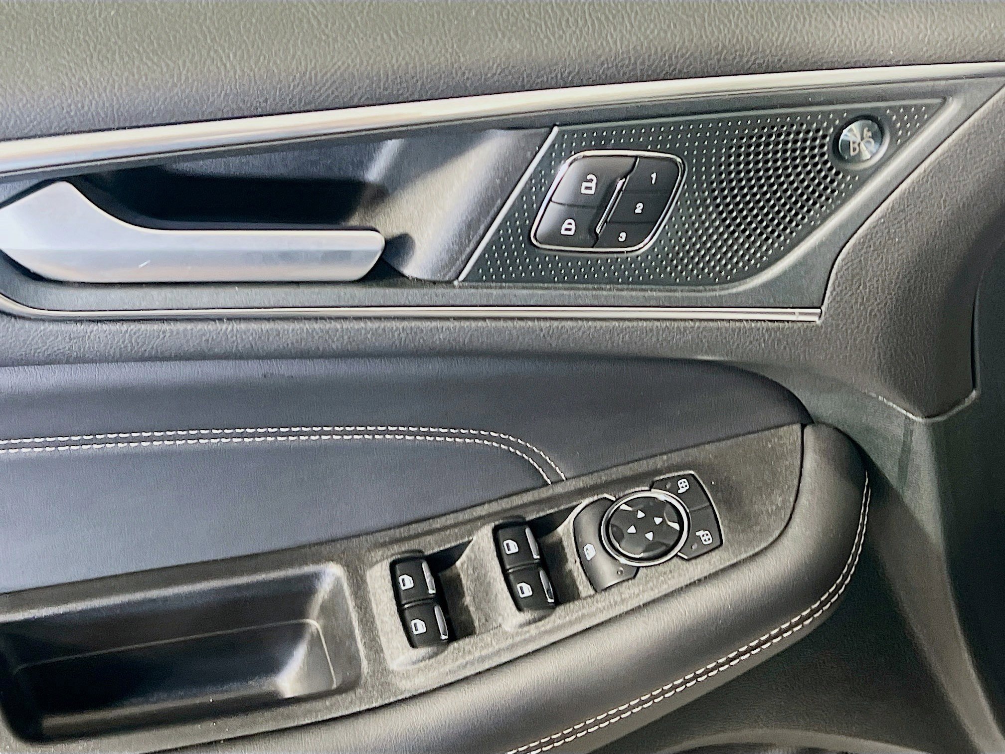 2024 Ford Edge Titanium photo 13