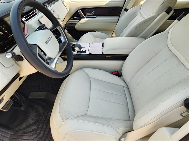 2025 Land Rover Range Rover SE photo 8