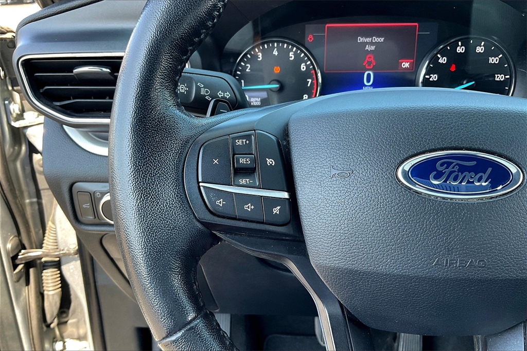 2020 Ford Explorer XLT photo 16