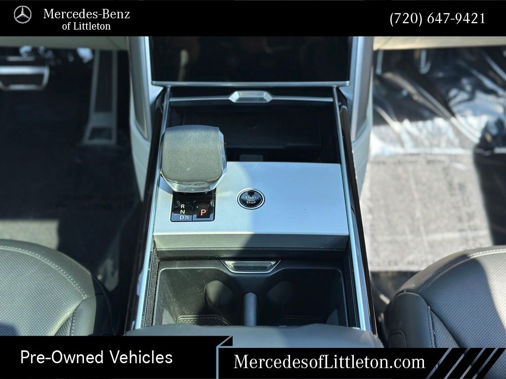 2024 Land Rover Range Rover SE photo 17