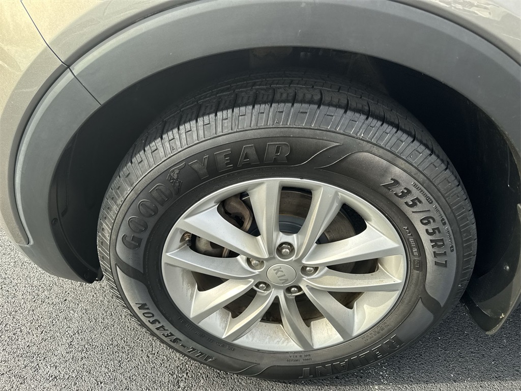 2016 Kia Sorento LX photo 16