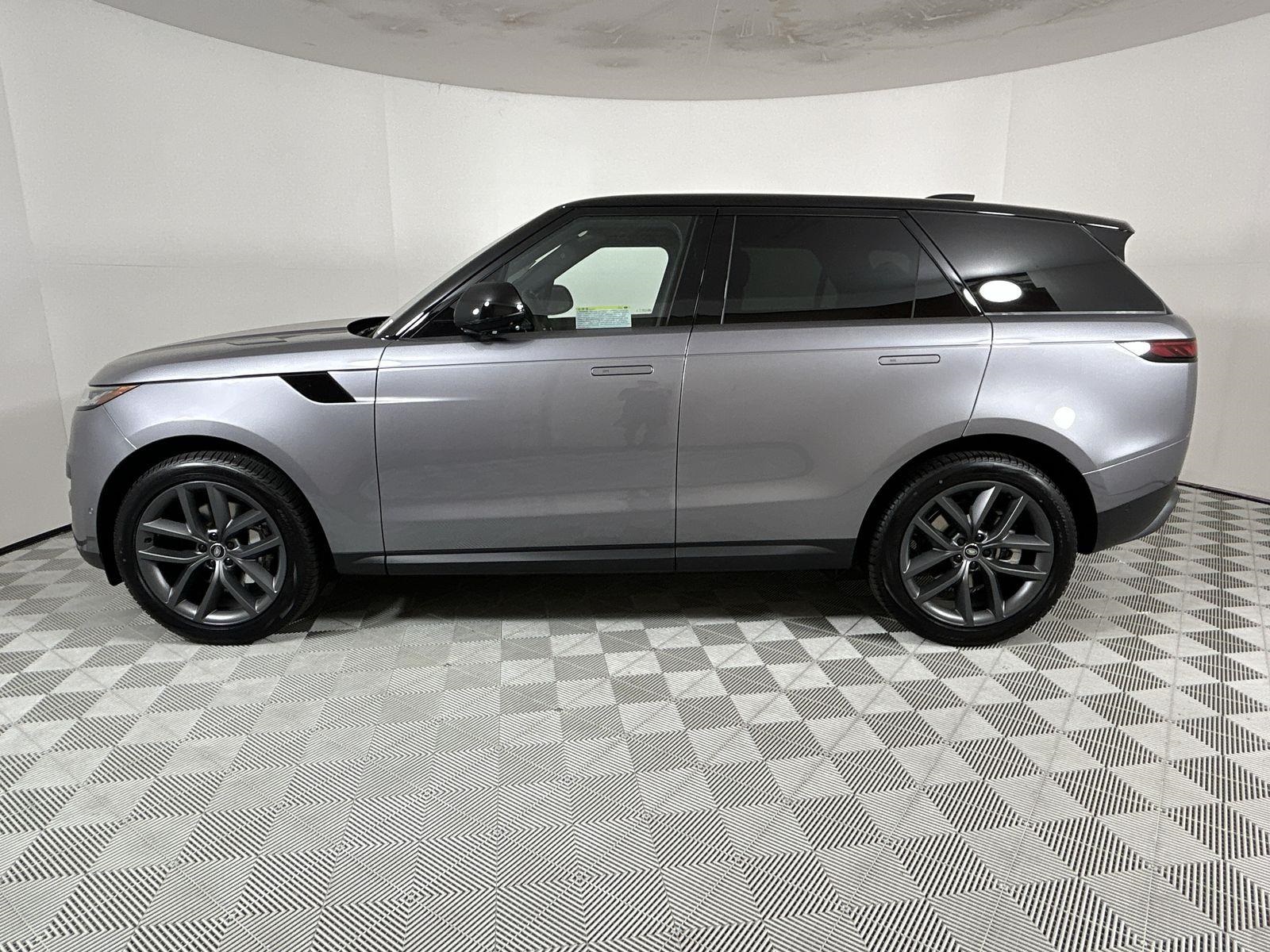 2025 Land Rover Range Rover Sport SE photo 2