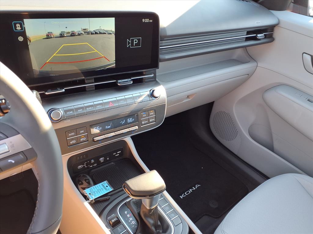2026 Hyundai Kona SEL photo 5