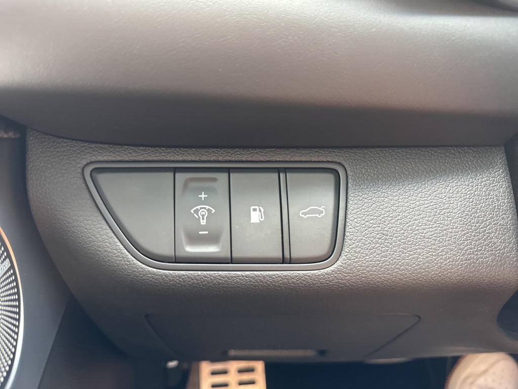 2022 Genesis G70 3.3T photo 35