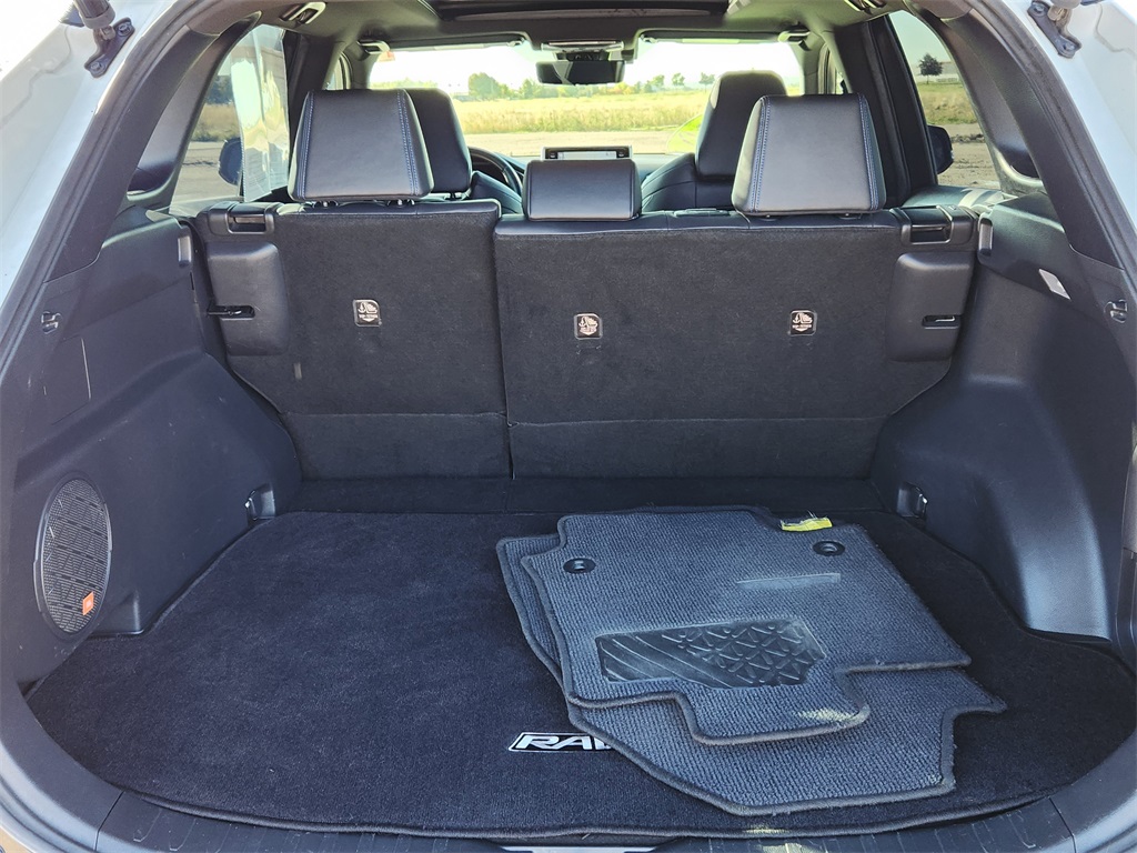 2020 Toyota RAV4 Hybrid XSE photo 12