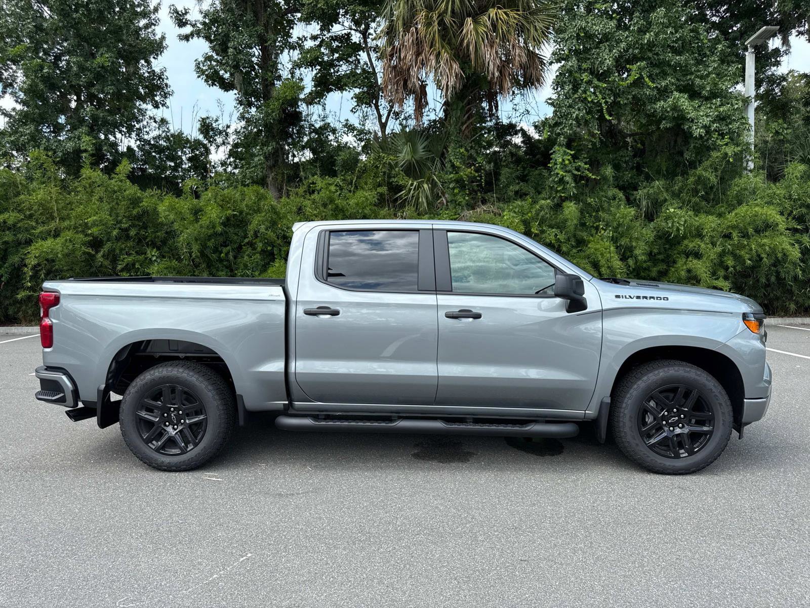 2026 Chevrolet Silverado 1500 Custom photo 2
