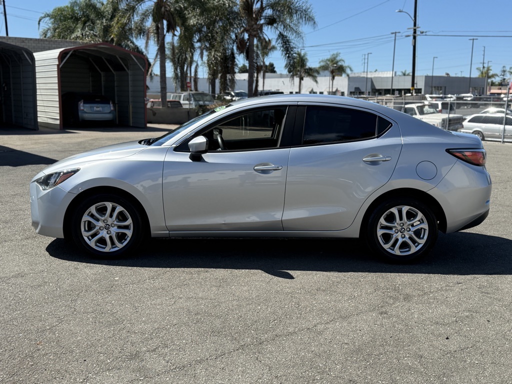 2017 Toyota Yaris iA Base photo 6