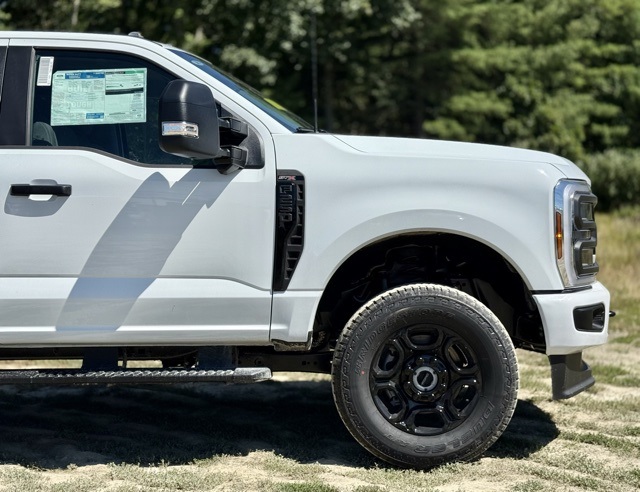 2025 Ford F-250 XL photo 2