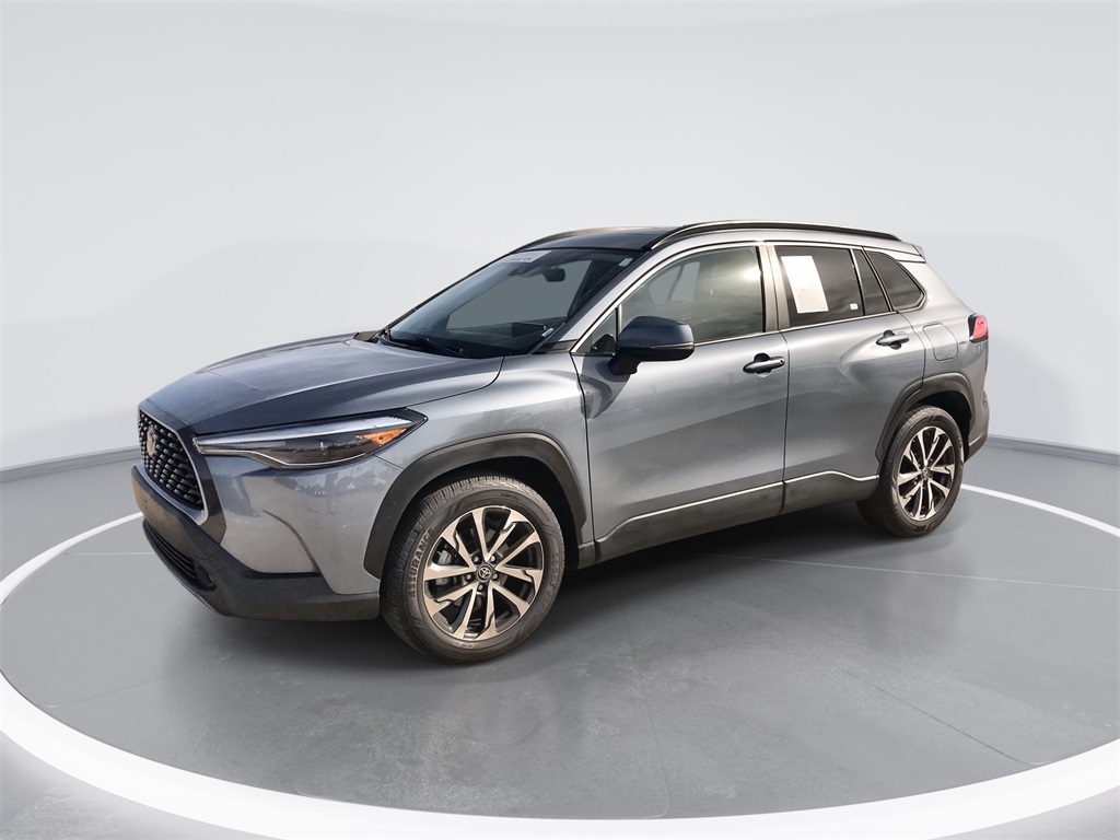 2022 Toyota Corolla Cross XLE's photo