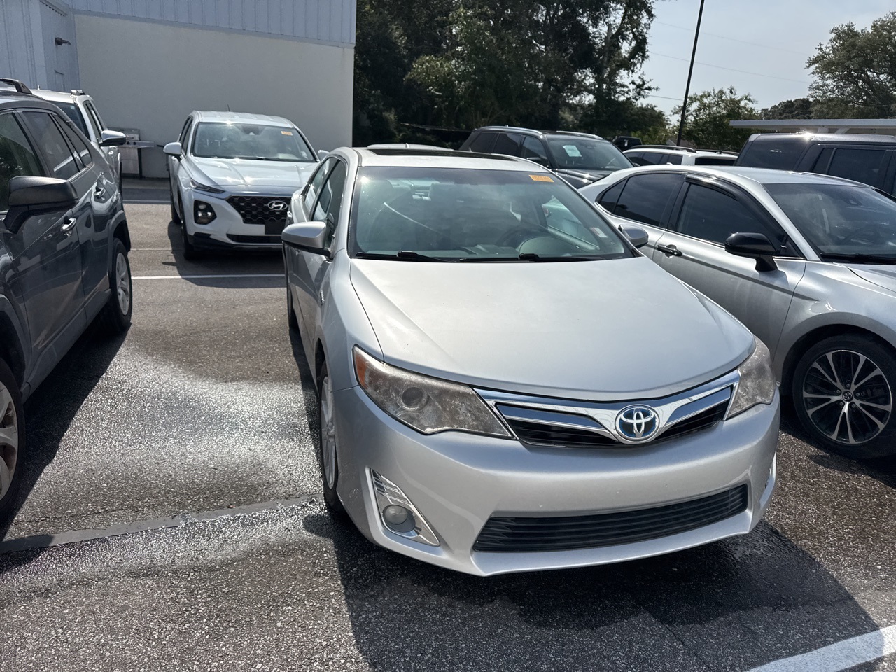 2014 Toyota Camry Hybrid XLE photo 3