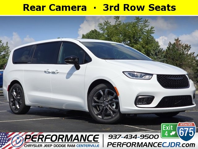 2026 Chrysler Pacifica Select's photo