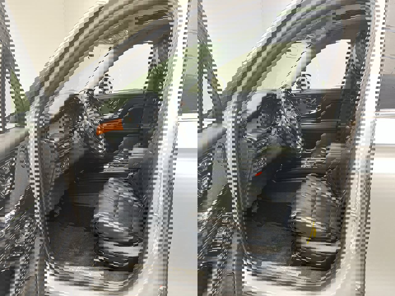 2020 Lincoln Corsair Reserve photo 3