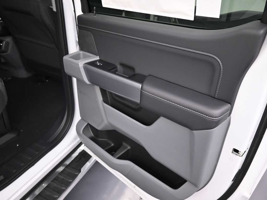 2025 Ford F-150 XLT photo 21