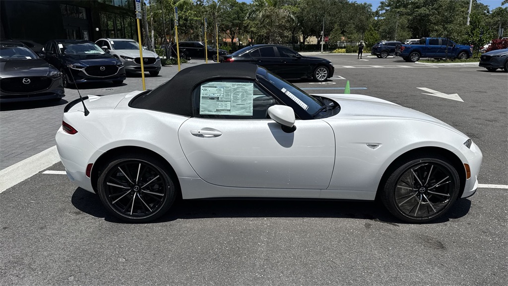 2025 Mazda MX-5 Miata Miata Grand Touring photo 4