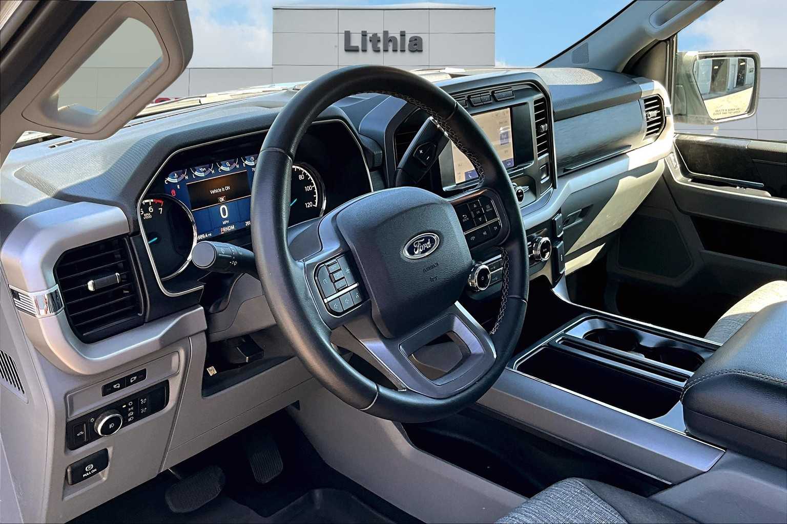 2023 Ford F-150 XLT photo 2