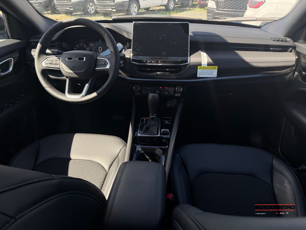 2026 Jeep Compass Latitude photo 3