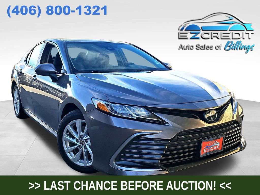 2024 Toyota Camry LE's photo