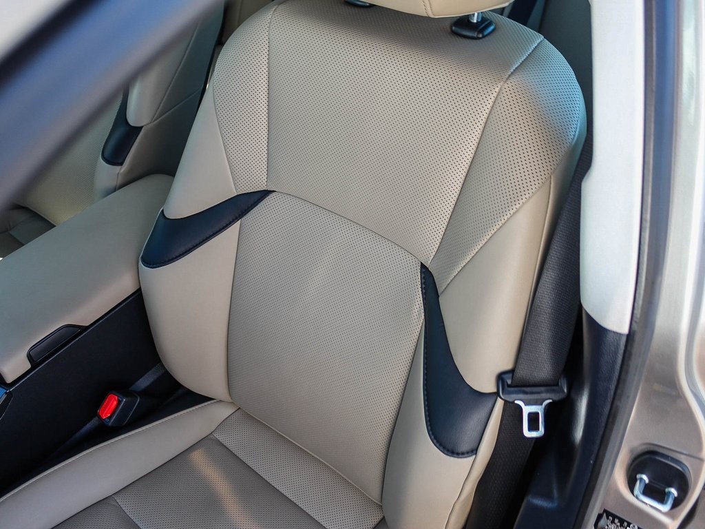 2021 Lexus ES 300h photo 21