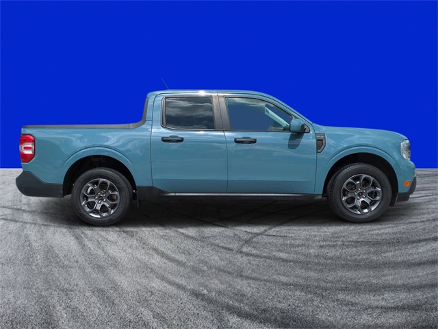 2022 Ford Maverick XLT photo 2