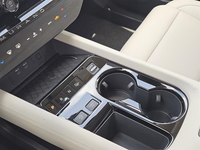 2025 Nissan Murano SL photo 14